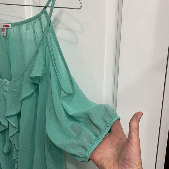 Cold Shoulder Ruffle/Button/Tie Front Top - Picture 4 of 6